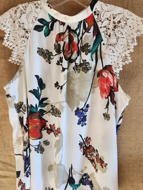 Epress White Floral Lace Sleeve Top